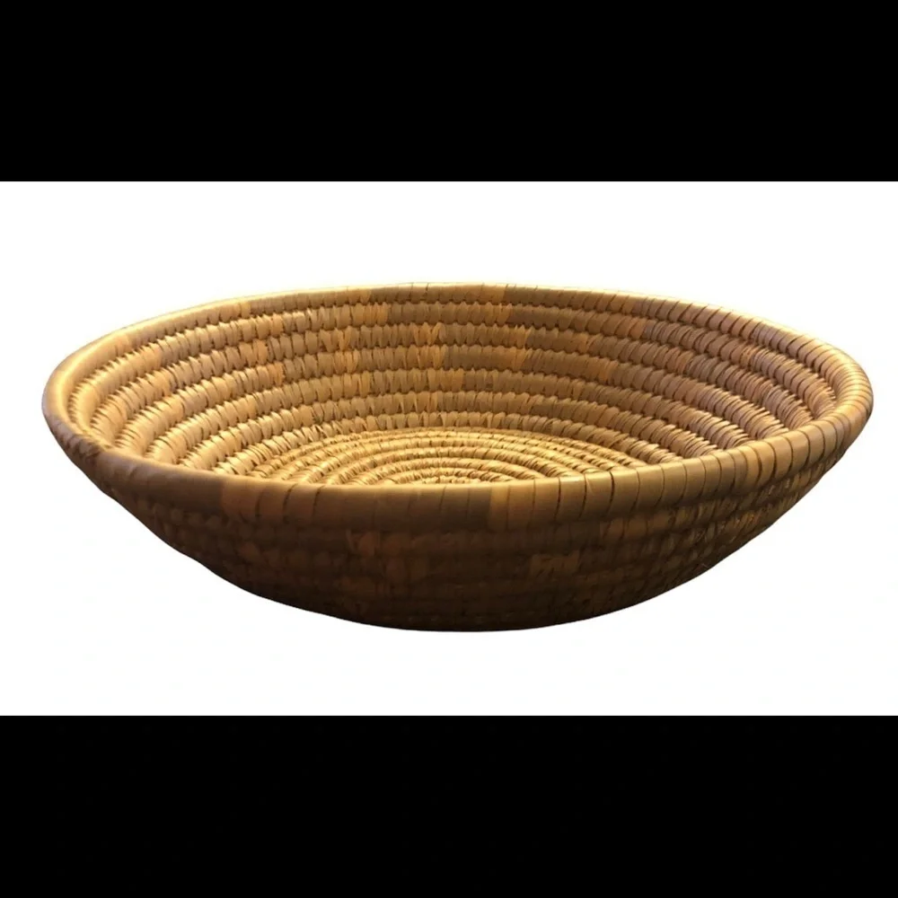 NEW Large Handwoven Round Basket Natural Boho Bohemian Storage Centerpiece